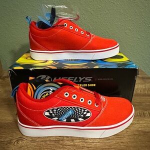 Heelys size 7Y brand new
